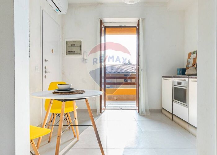 July 2025 Interior design and apartment sale in Vimercate.